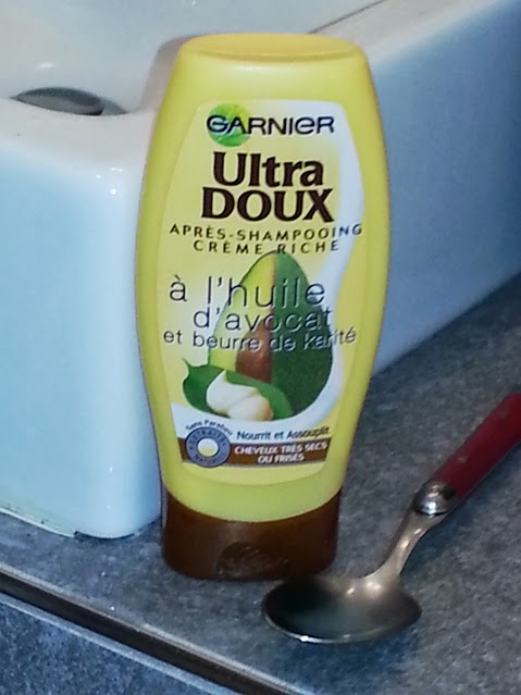 2 cuillres daprs-shampooing