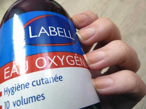 " Le Petit Journal Quotidien " Maria21 - Page 11 Utilisations-eau-oxygenee